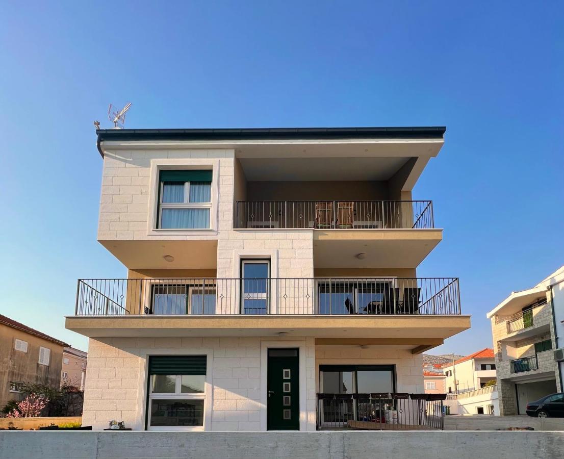 Vila Zrina - Apartmani Trogir Luaran gambar