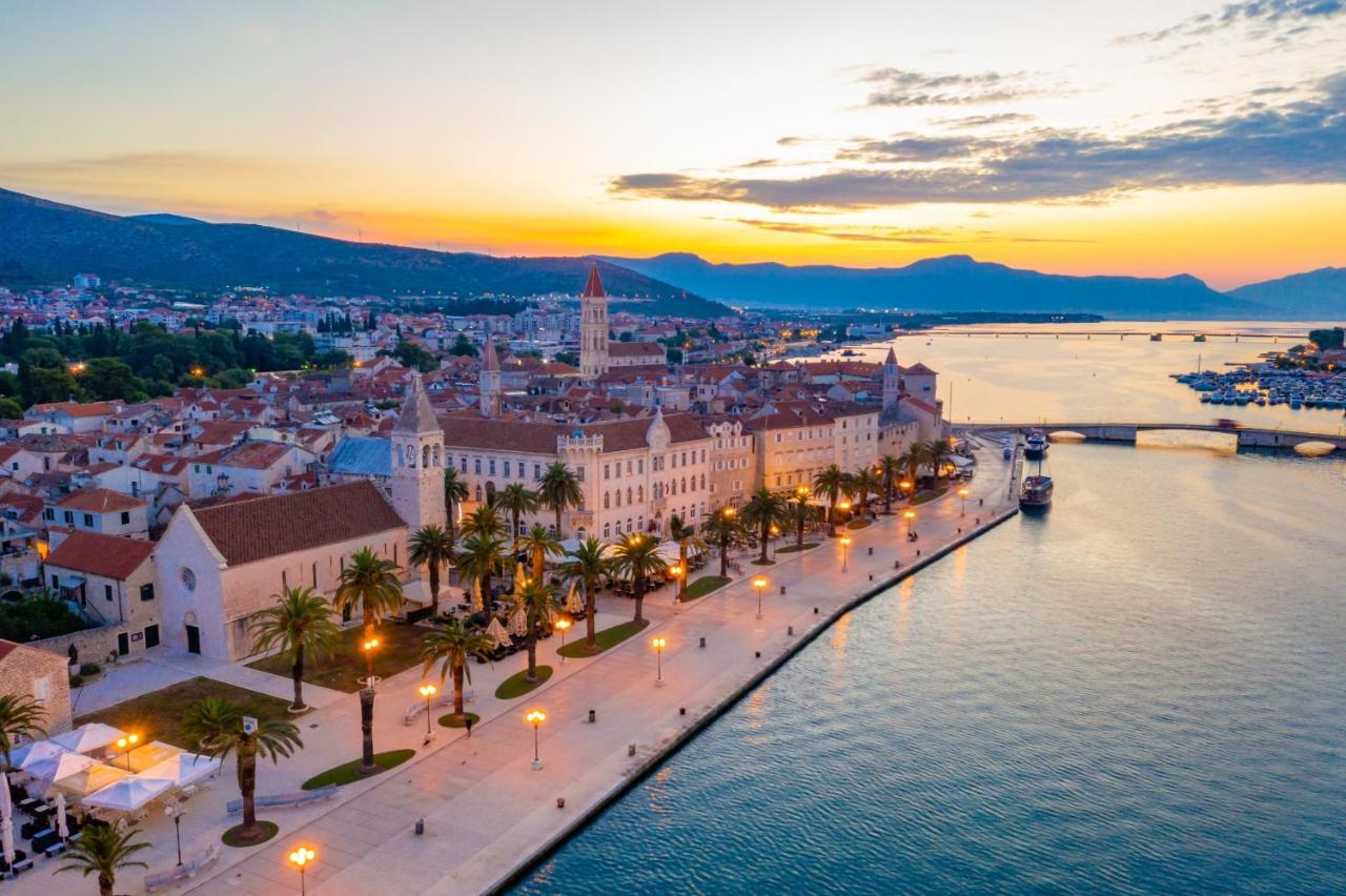 Vila Zrina - Apartmani Trogir Luaran gambar