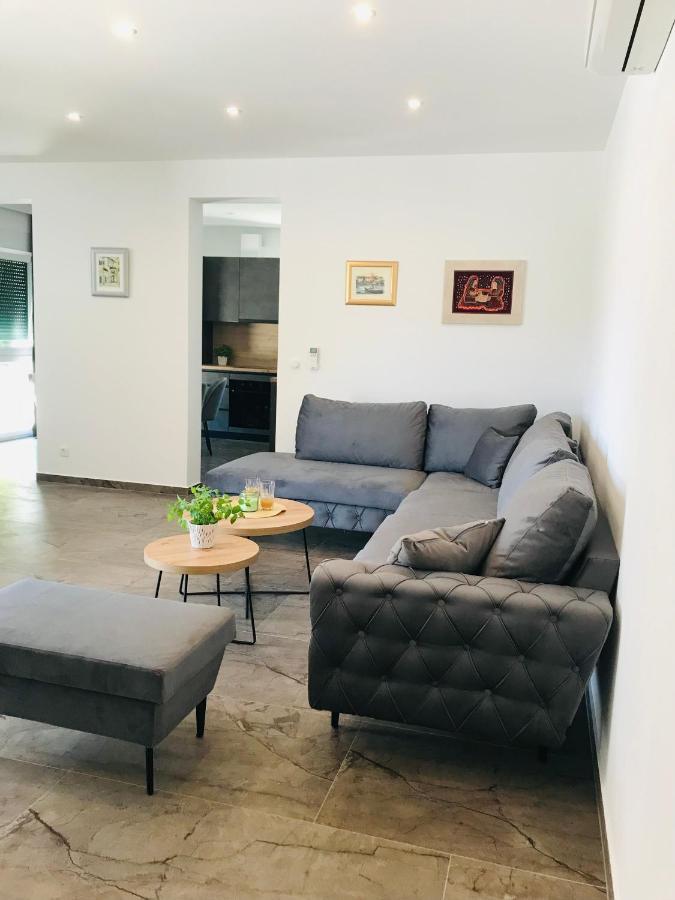Vila Zrina - Apartmani Trogir Luaran gambar
